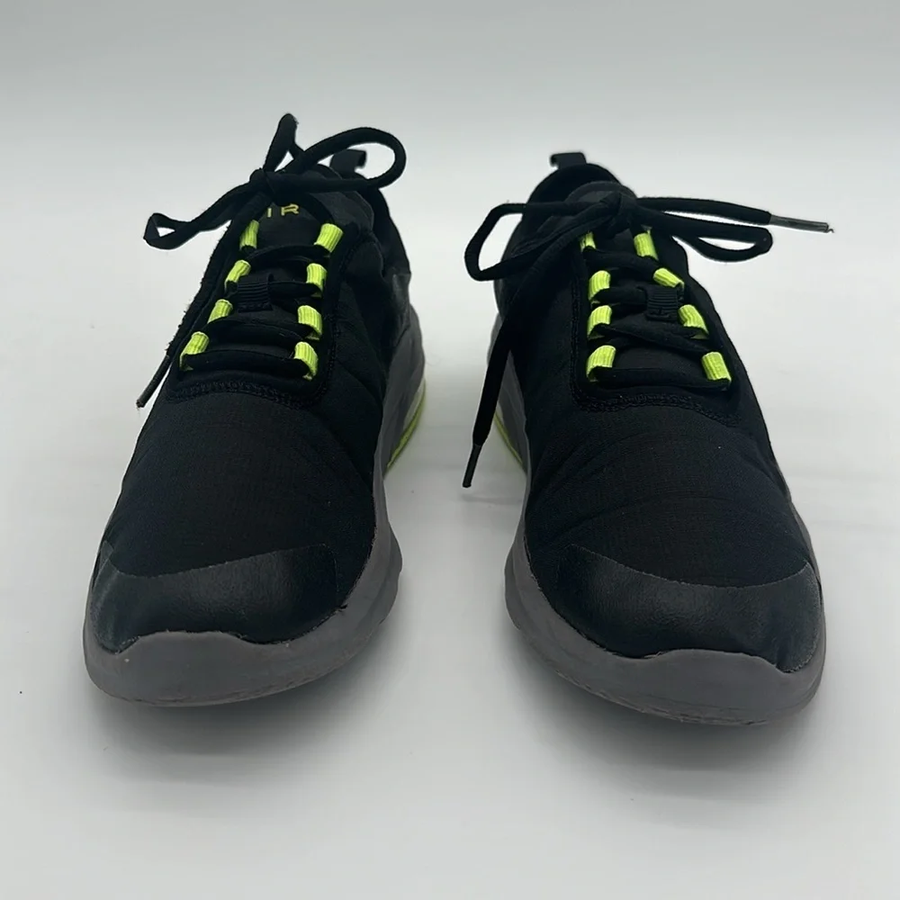 Nike Air Max Motion 2 GS Sneakers Youth Size 7 Black Volt Gray AQ2741–011